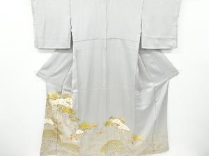 リサイクル　作家物　金彩松・藤・草花模様刺繍三つ紋色留袖
